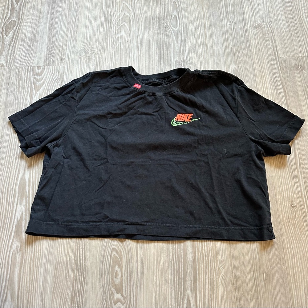 nike worldwide women's crop top